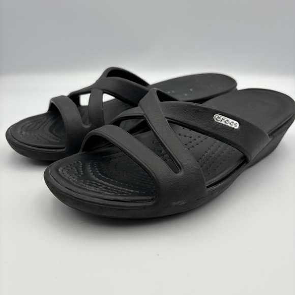 Womens Crocs Wedge Heel Sandals Sz 7 Slip on Black Casual Comfort Strappy Shoes - Picture 1 of 4